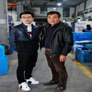 把舊產(chǎn)品當(dāng)廢品賣(mài)掉，浙江“廠(chǎng)二代”做出智能垃圾桶：不要利潤(rùn)要品牌