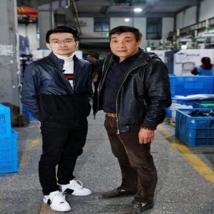 把舊產(chǎn)品當(dāng)廢品賣掉，浙江“廠二代”做出智能垃圾桶：不要利潤要品牌